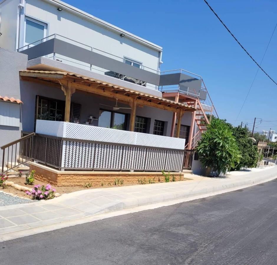 DELUXE YIOTA`S STUDiO ! Klorakas Exterior foto